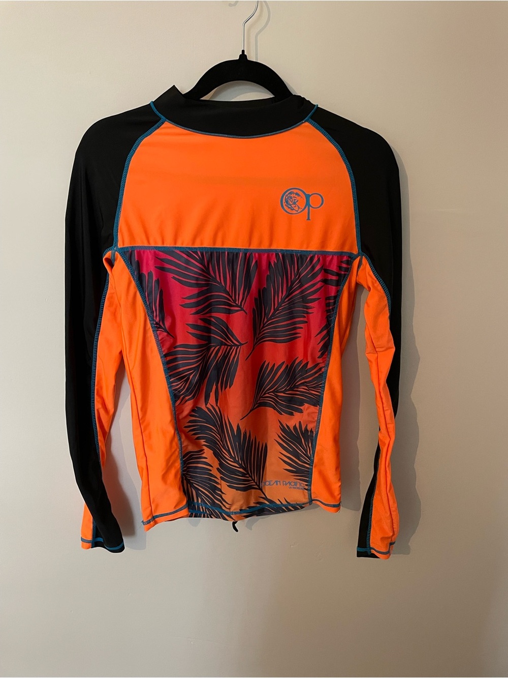 Long sleeves swim shirt with uv protection